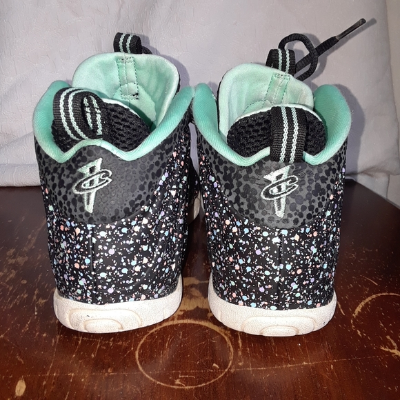 Nike Little Posite One 'Easter' Kids Shoe - Picture 6 of 11